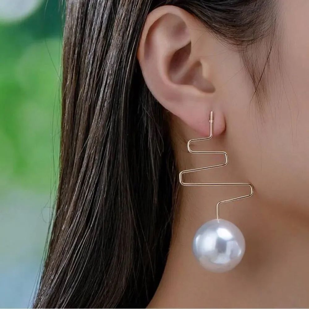 Pearl drop earrings N1092